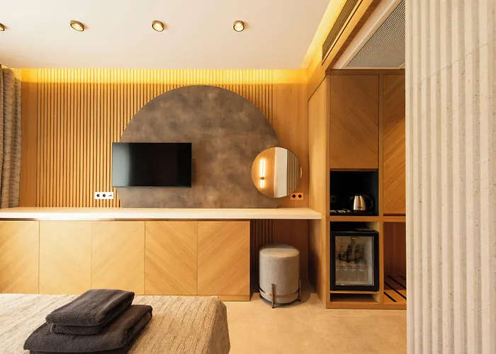 Casa Mimas Hotel *